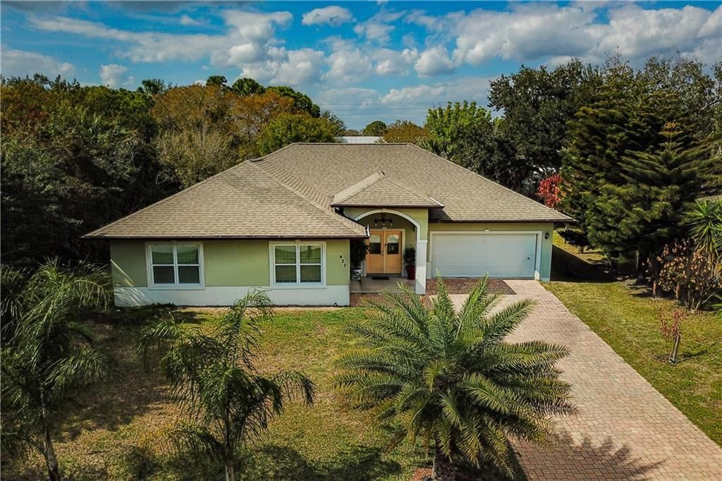 Photo of 922 Clearmont Street, Sebastian, FL 32958 (MLS # R11165536)