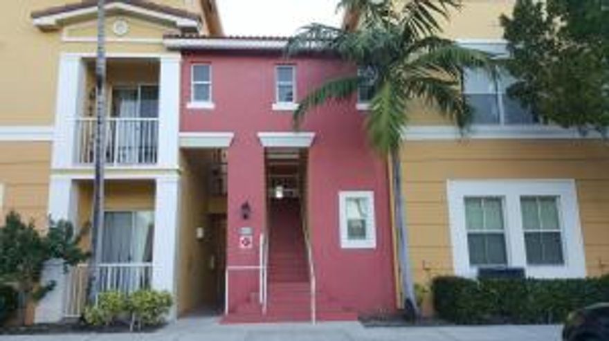 BEAUTIFL 2 STORY APARTMENT,W/D,2 MASTER SUITES.1/2 BATHROOM DOWNSTAIRS IN SOCIAL AREA. 2 FLL BATH WITH TUB IN 2ND FLOOR,WALK IN CLOSETS.BALCONY, ASSIGNED PARKING.POOL WITH CLUB HOUSE. 24 HOURS SURVALENCE . GATED COMMUNITY.NO CARPETS. TILE IN SOCIAL AREA,KITCHENAND BATHROOMS AND LAMINATE FLOORS I BEDROOMS AND STAIRS.
4 MINUTES FROM TURNPIKE EXIT,CLOSE TO SCHOOLS,WELLINGTON MALL AND HOSPITAL,RESTAURANTS AND MORE