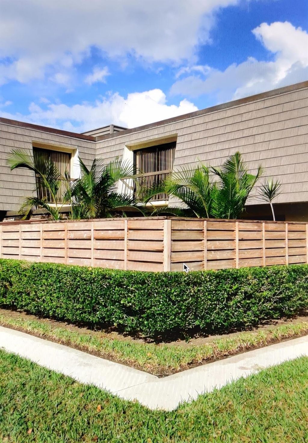 Photo of 1401 14th Ter #1401, Palm Beach Gardens, FL 33418 (MLS # R10901377)