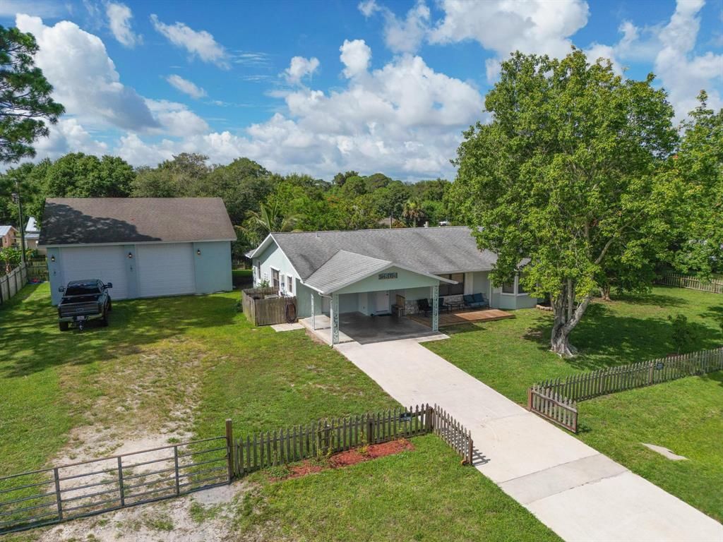 Photo of 6603 Lakeland Boulevard, Fort Pierce, FL 34951 (MLS # R10902953)