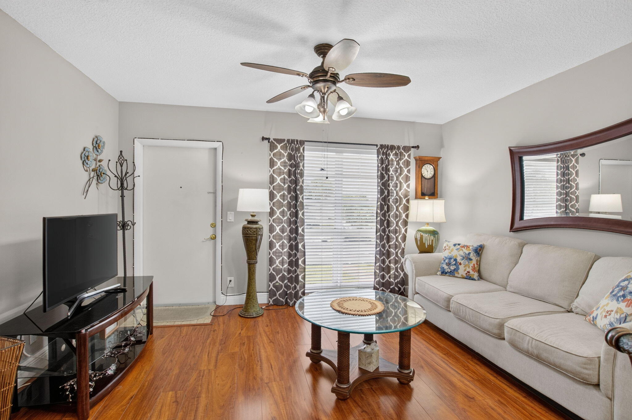 View photos, virtual tours, details... 309 Circle Drive S