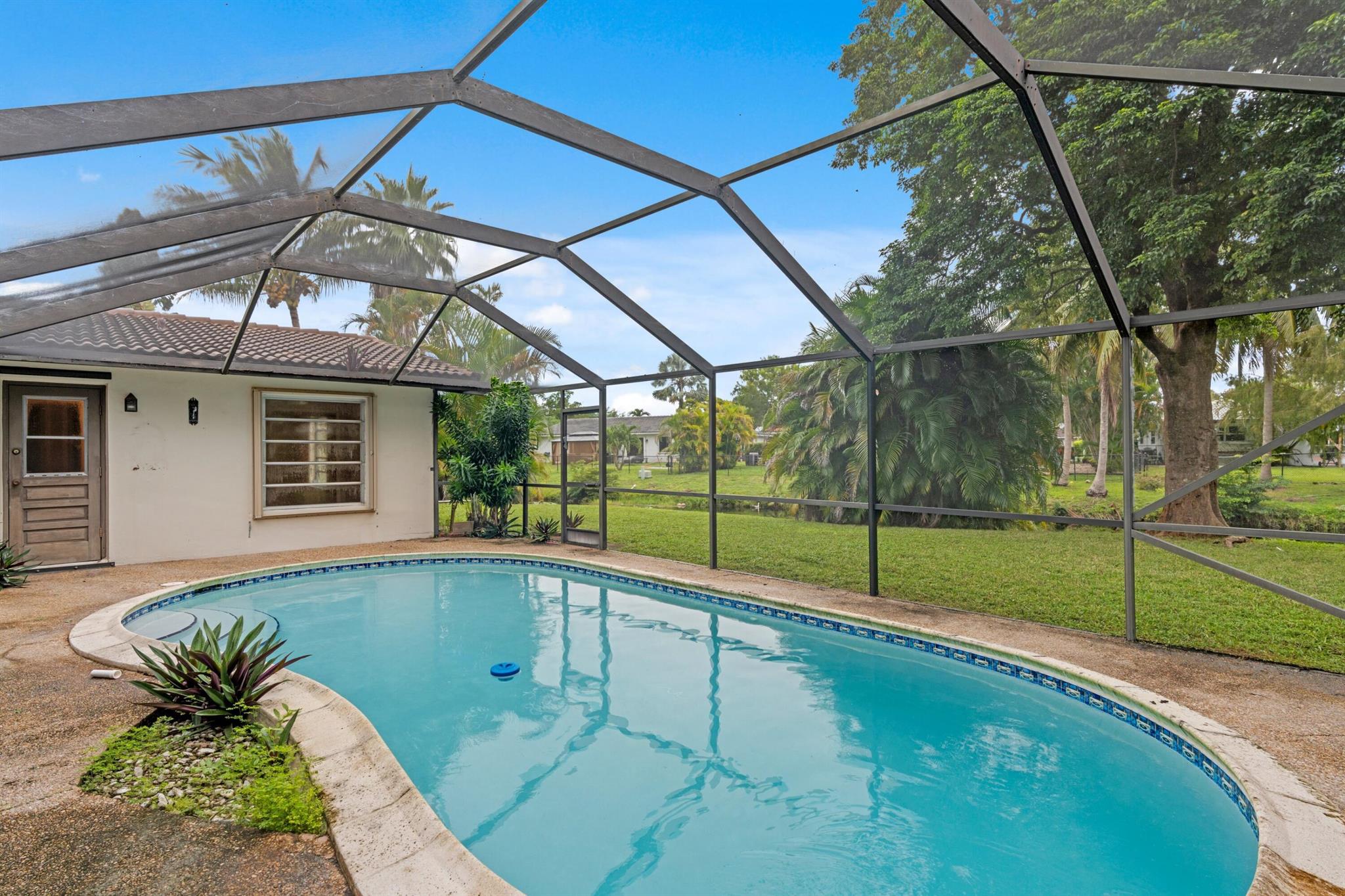 FOREST HILLS - Residential