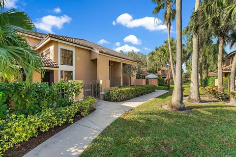 366 Prestwick Circle Unit 2, Palm Beach Gardens, FL MLS: R11085795