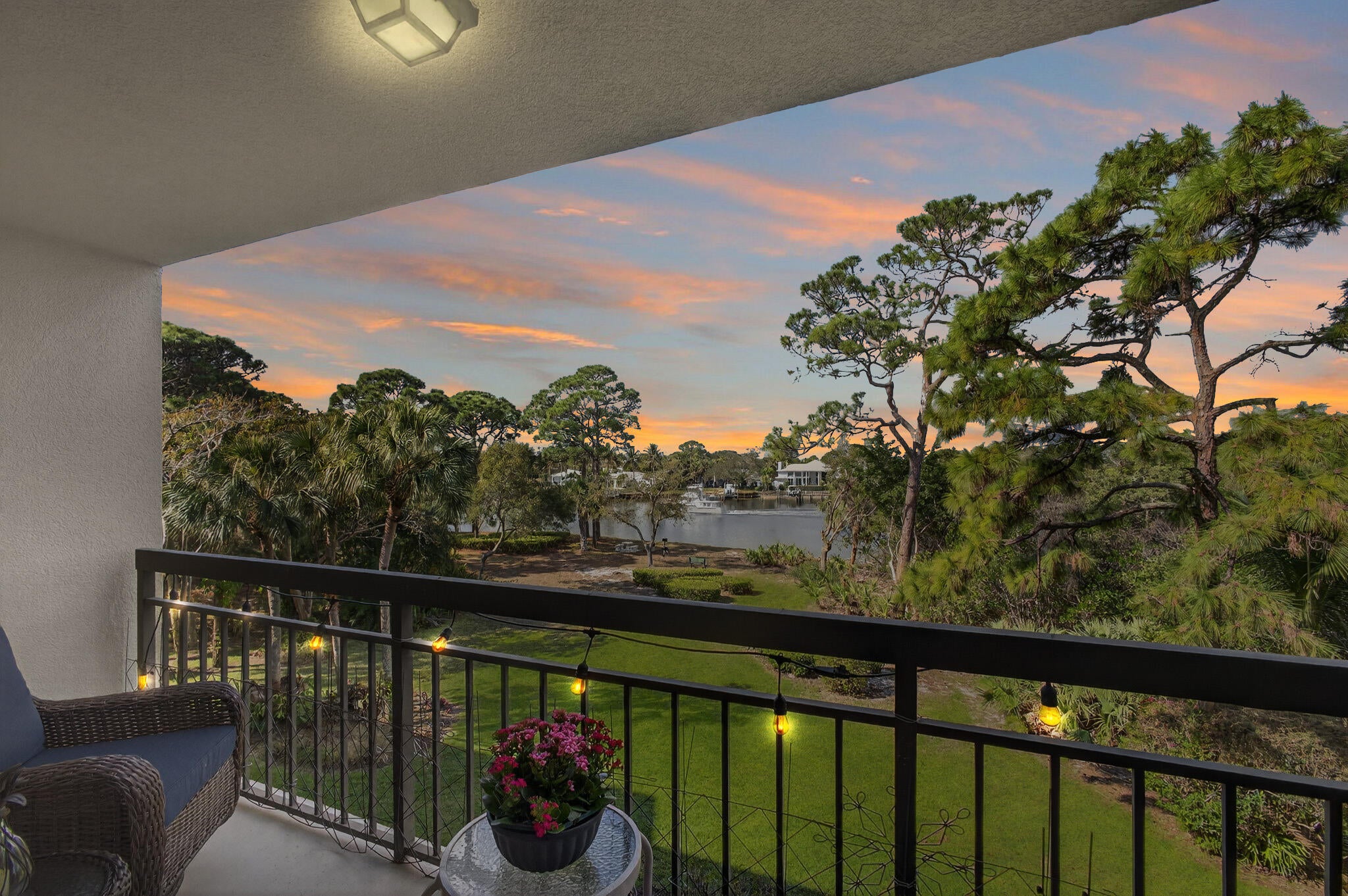 1901 MARINA ISLE Way 304