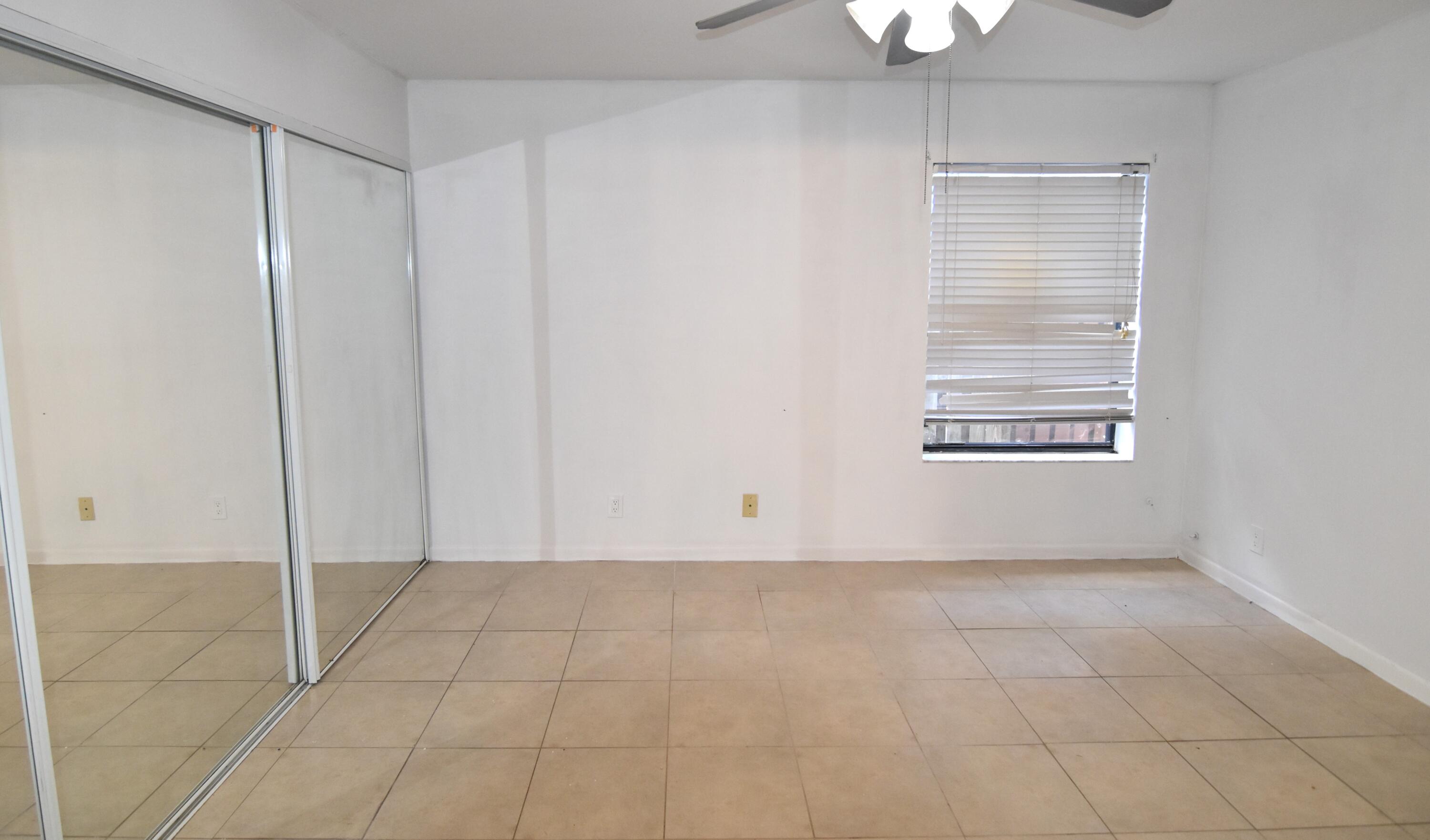 CROSSINGS OF BOYNTON BEACH CONDO - Residential