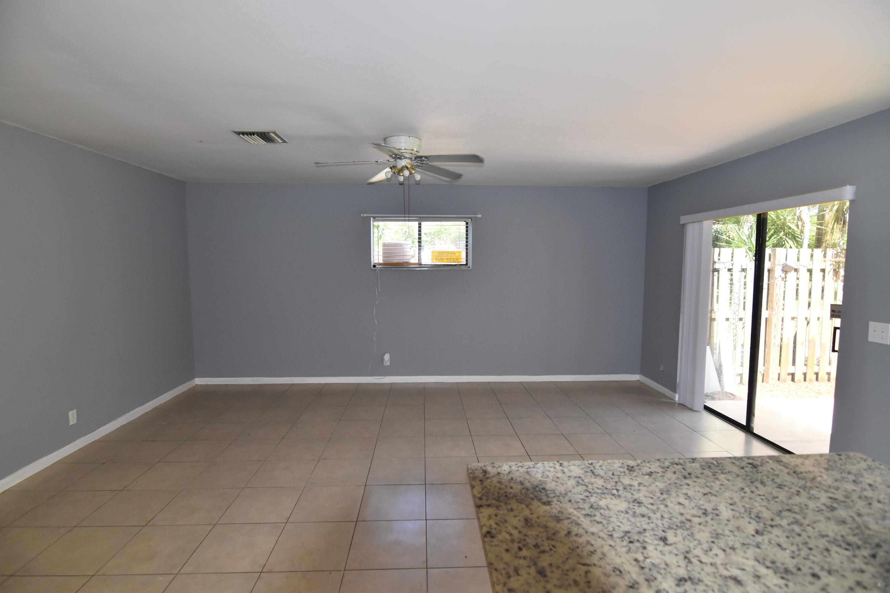 CROSSINGS OF BOYNTON BEACH CONDO - Residential