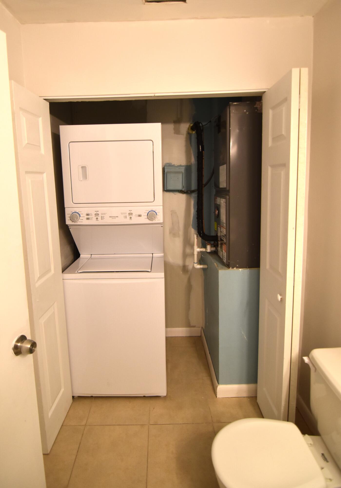 CROSSINGS OF BOYNTON BEACH CONDO - Residential