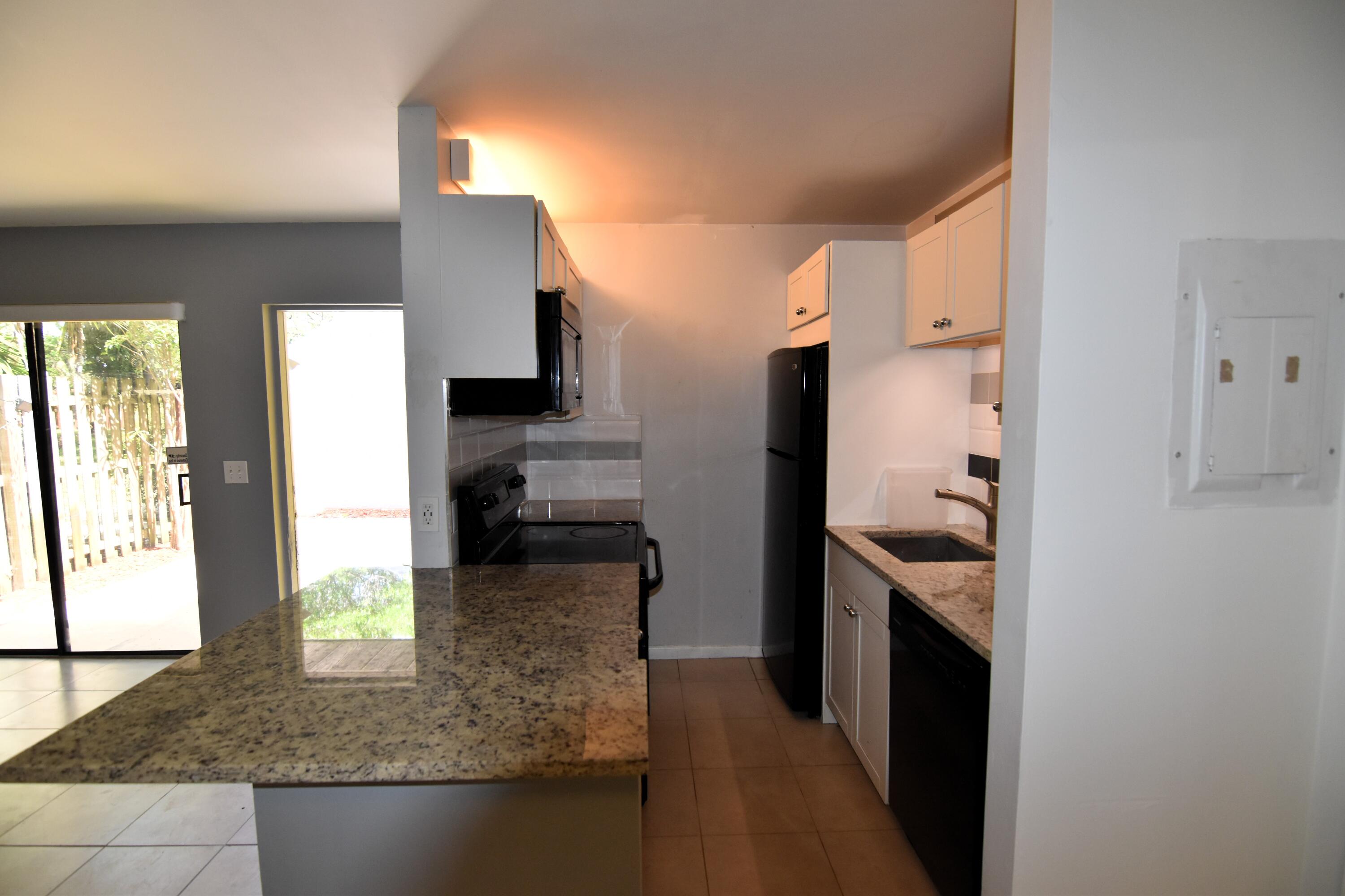 CROSSINGS OF BOYNTON BEACH CONDO - Residential