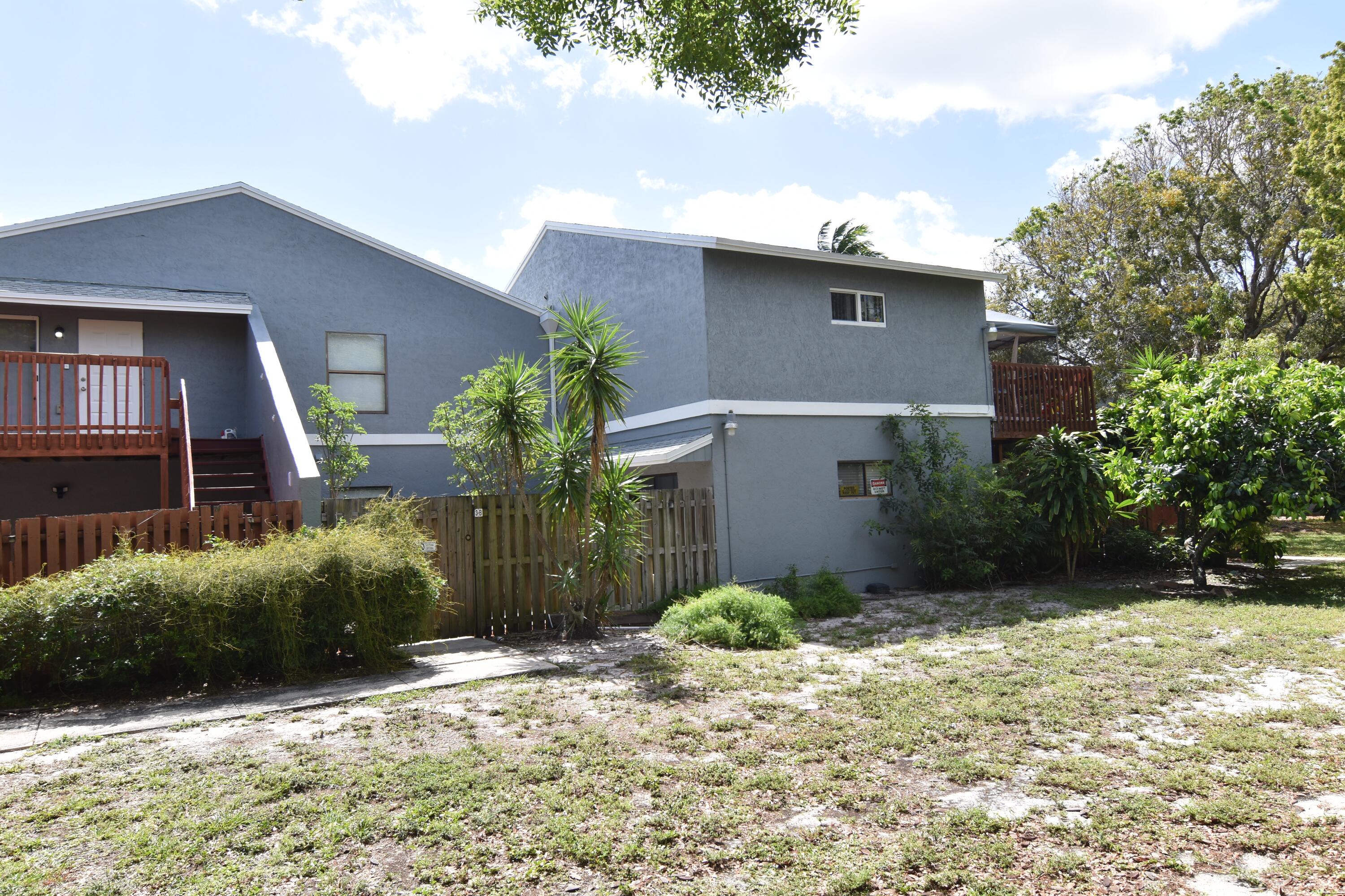 CROSSINGS OF BOYNTON BEACH CONDO - Residential