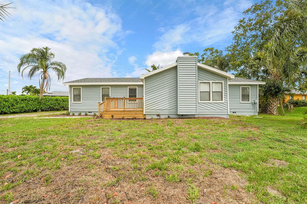 Photo of 1701 SE Floresta Drive, Port Saint Lucie, FL 34983 (MLS # R11074749)
