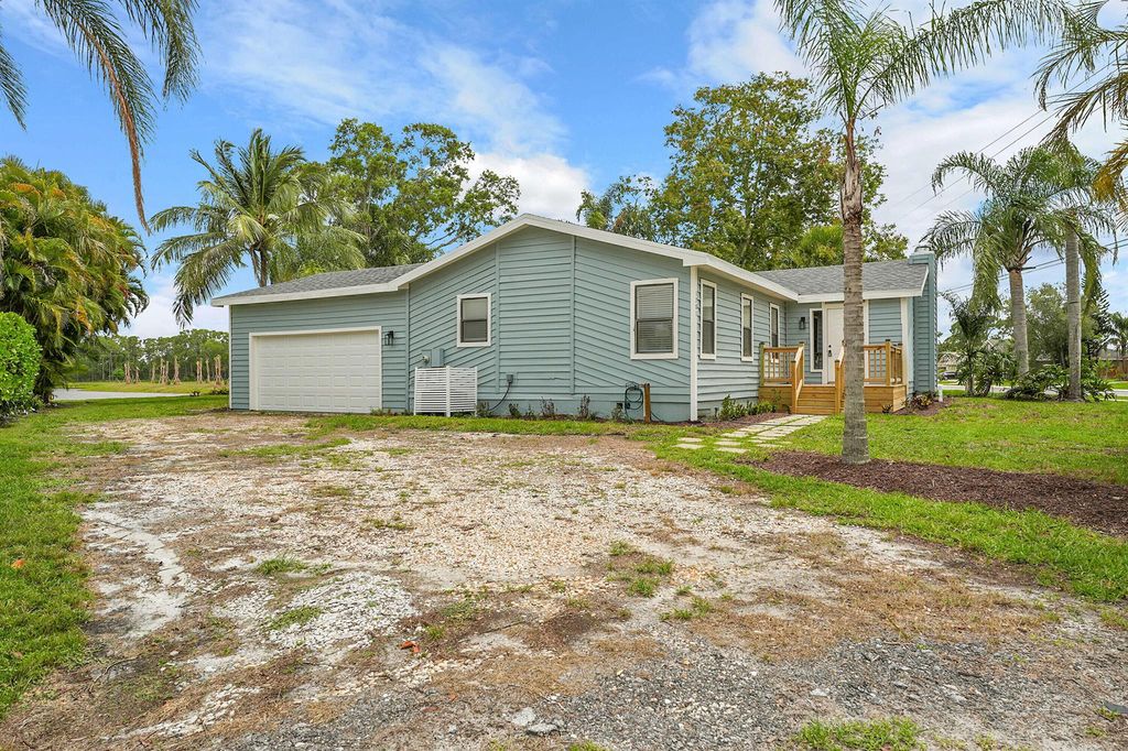 Photo of 1701 SE Floresta Drive, Port Saint Lucie, FL 34983 (MLS # R11074749)
