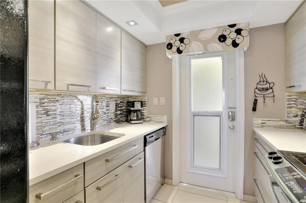 505 N Riverside Drive 4