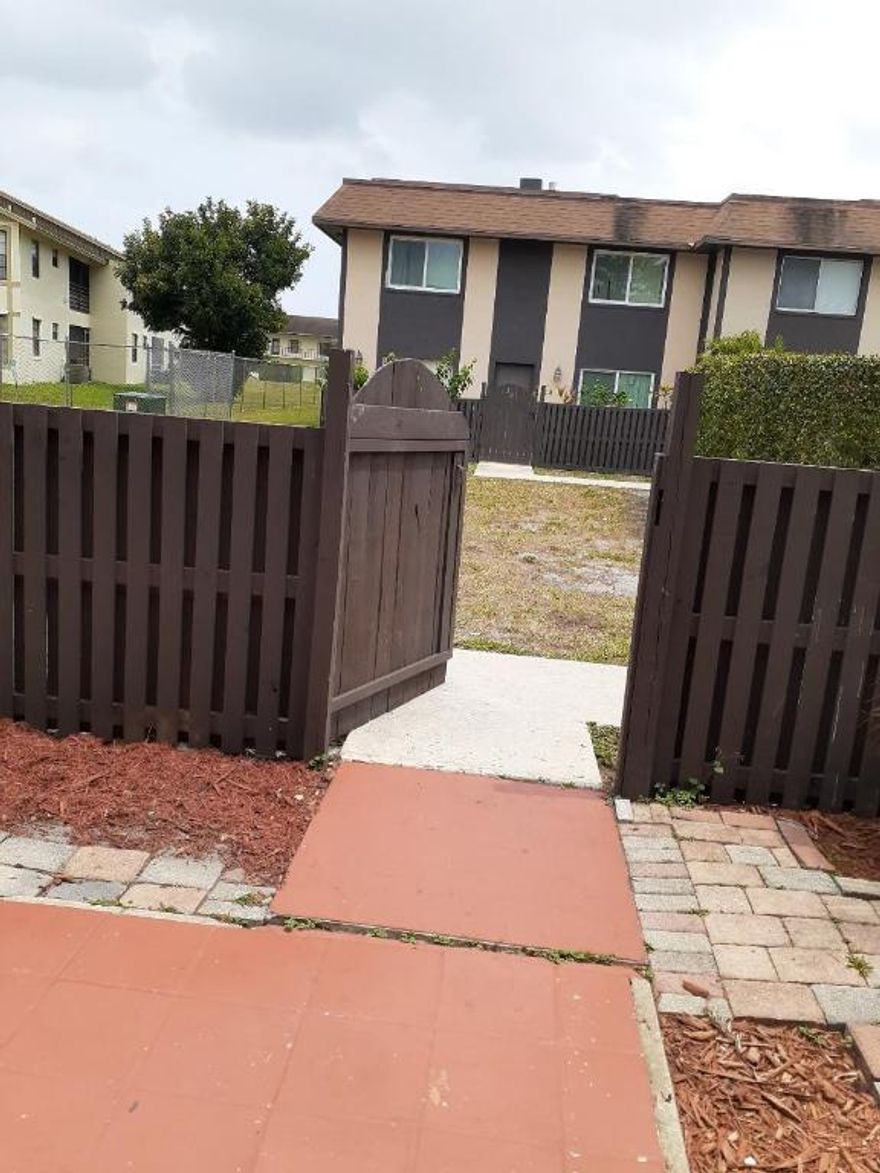 Beautiful, well maintained townhome in a great neighborhood. Opportunity to invest, Tenant finish his lease in April 2021  , covered carport, storage unit, front patio to entertain. HOA includes roof and building maintenance, landscaping and pest control on common areas. Pool very close by the unit.
Very nice kitchen and nice floor, close Mall of Wellington, Walmart, Jog Road and very good Schools.