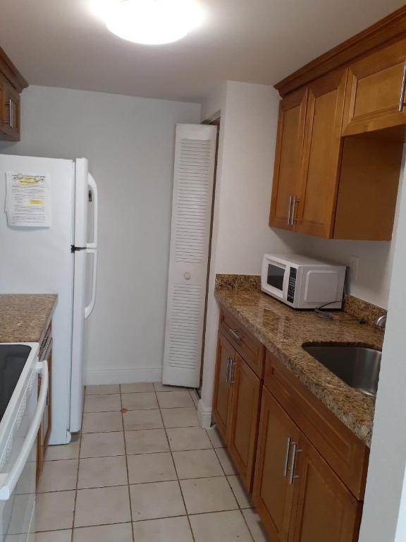 QUAIL HOLLOW CONDO - Residential