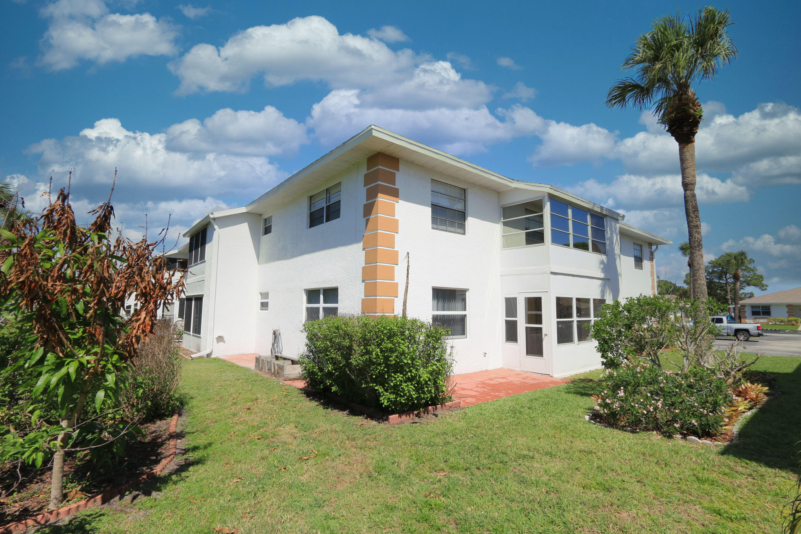 HIGH POINT OF FORT PIERCE CONDOMINIUM SECTION 3 - Residential