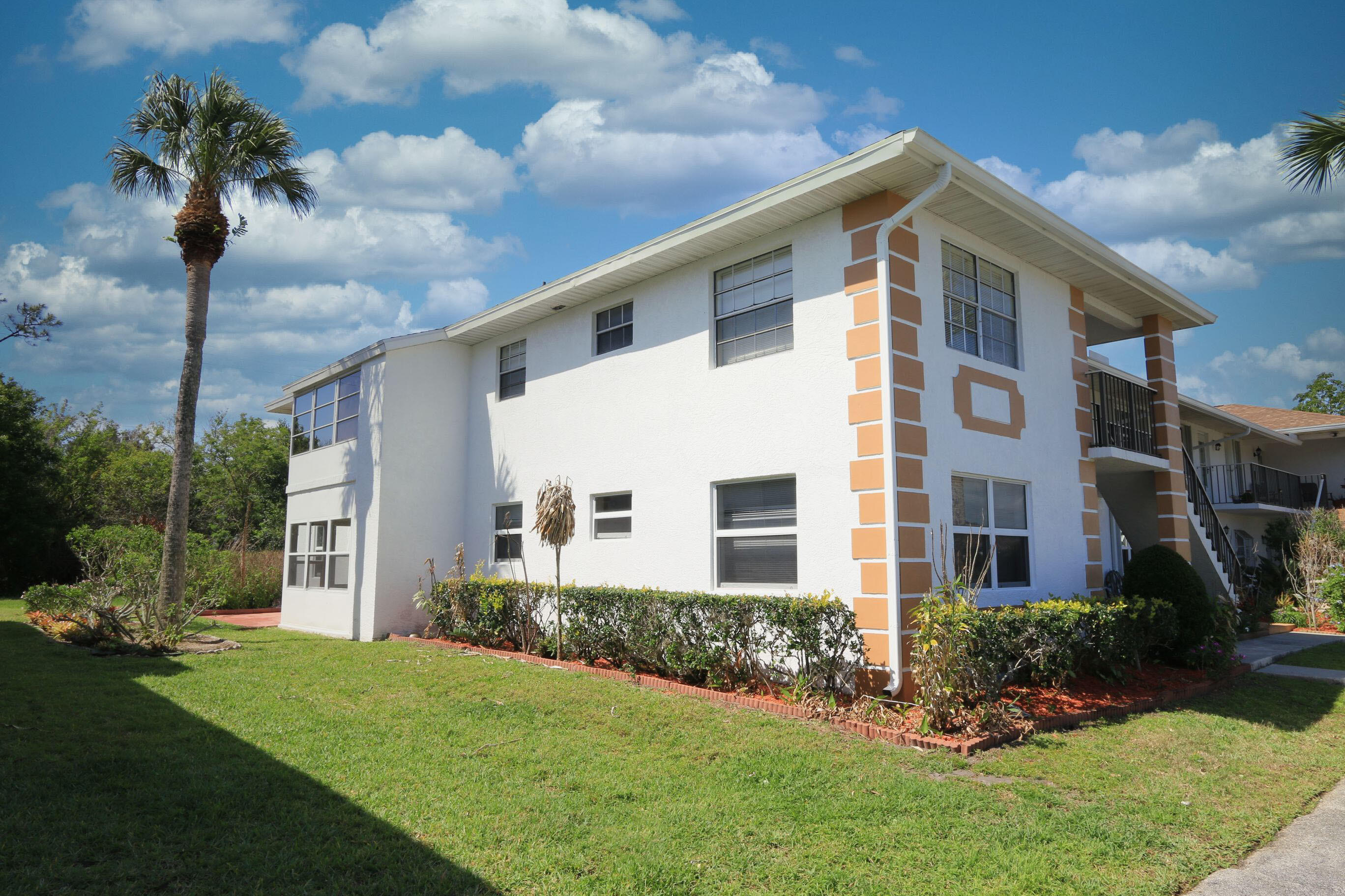 HIGH POINT OF FORT PIERCE CONDOMINIUM SECTION 3 - Residential