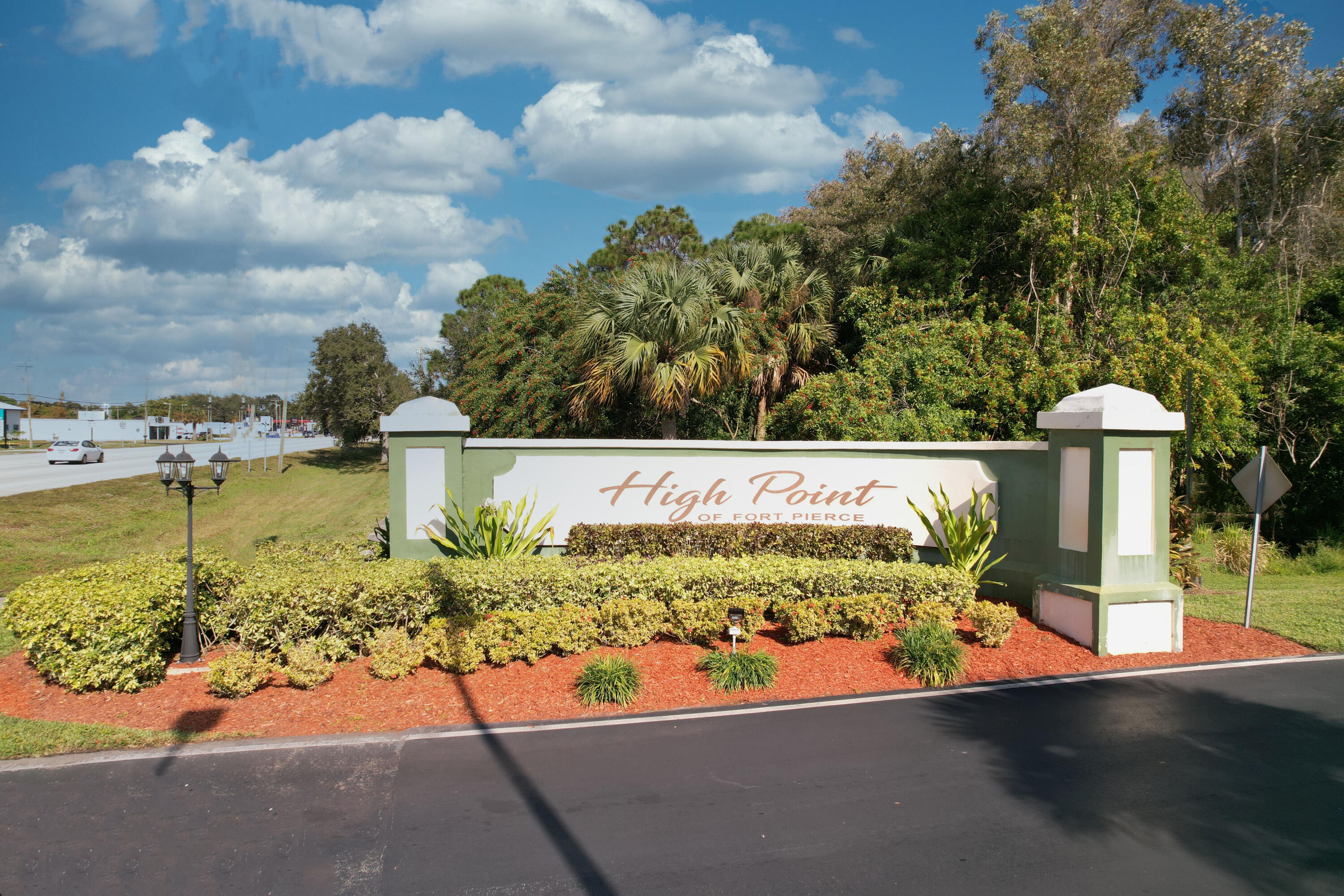 HIGH POINT OF FORT PIERCE CONDOMINIUM SECTION 3 - Residential