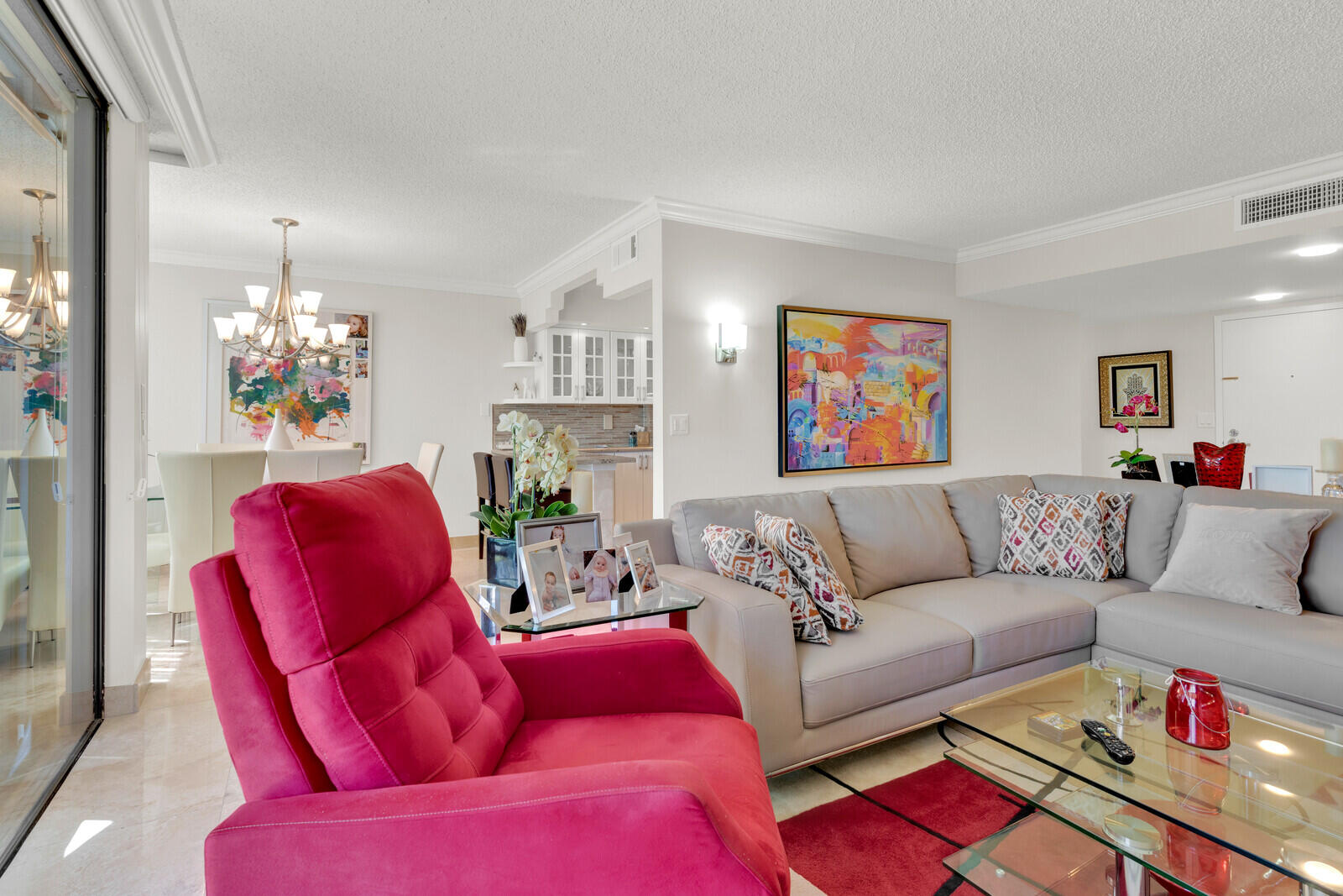 799 Jeffery Street 4070