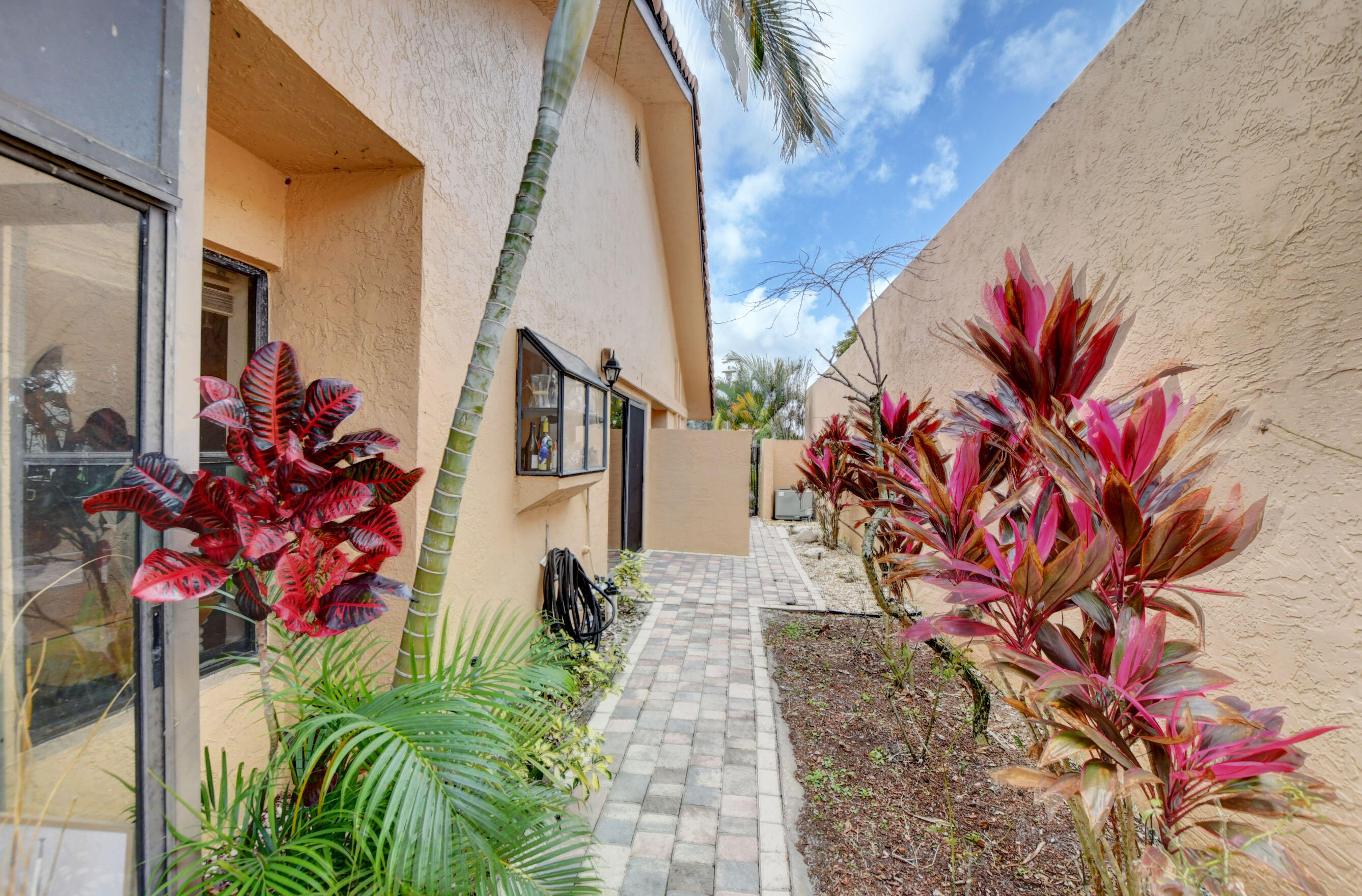 PRADERA - Residential