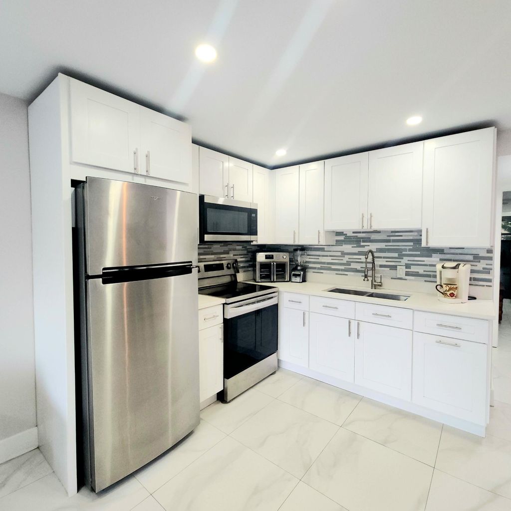 Photo of 167 Sussex I, West Palm Beach, FL 33417 (MLS # R11169750)