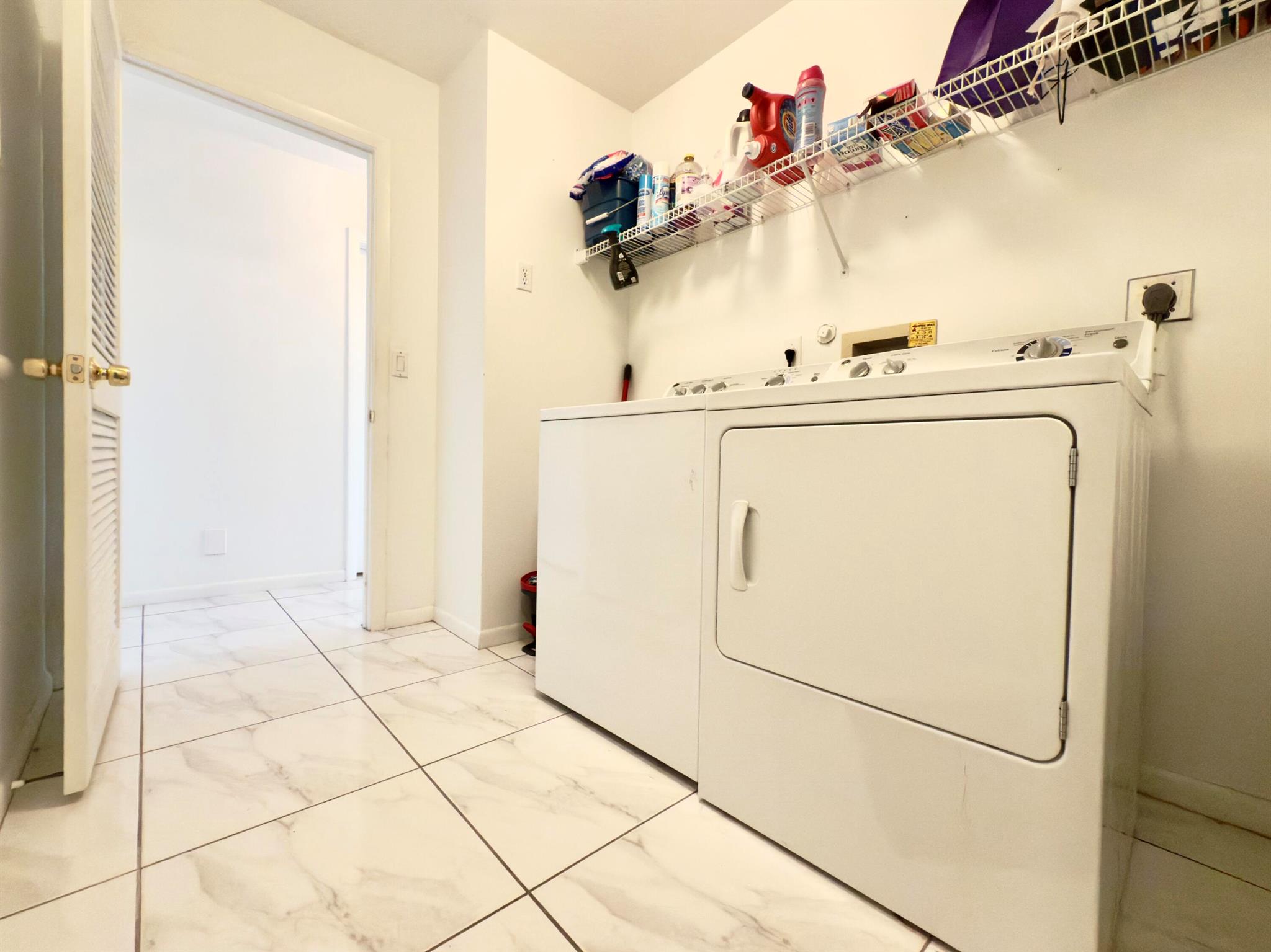 ABERDEEN 12 - Residential