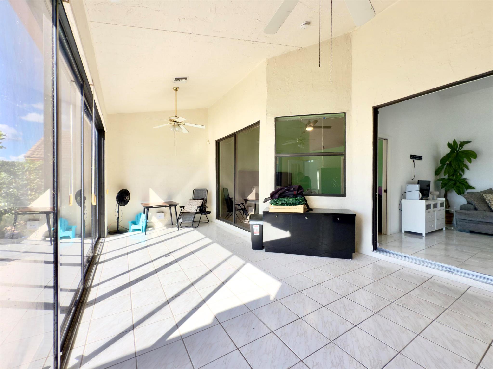 ABERDEEN 12 - Residential