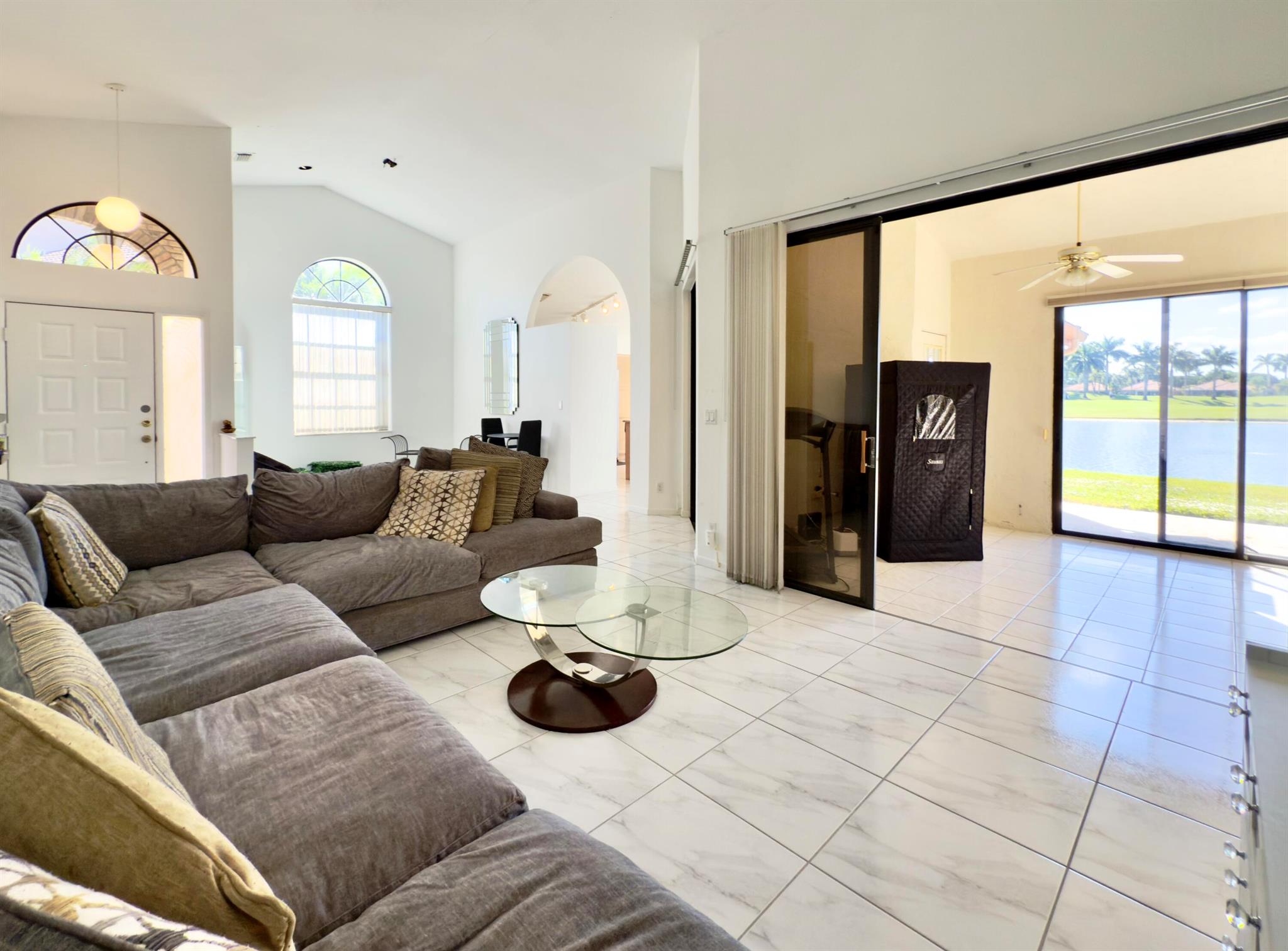 ABERDEEN 12 - Residential