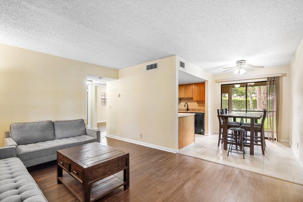 4463 OAK TERRACE DR, GREENACRES, FL 33463 - Image ce6a03f31f9cdffc11ebe5f1d96d0f21/3808047495