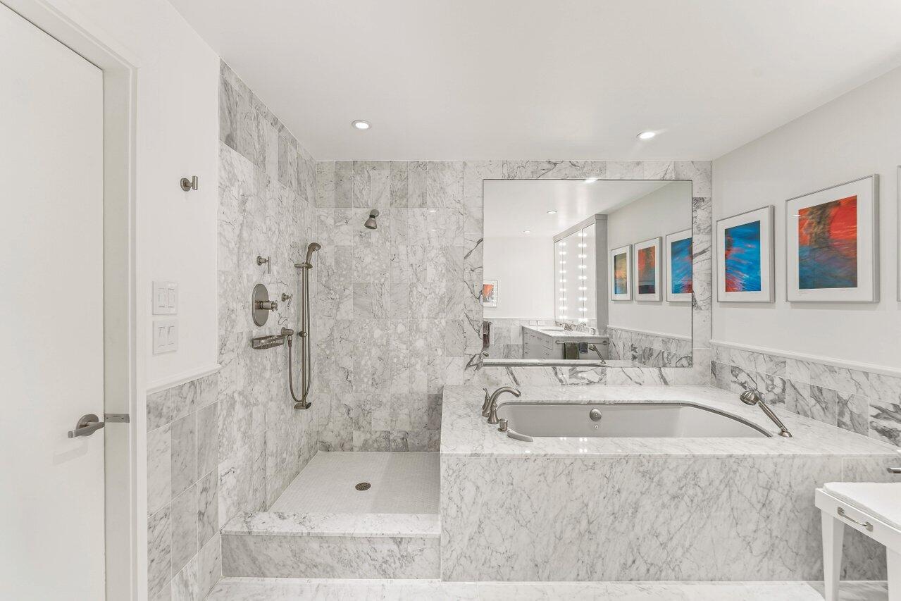 TWO THOUSAND COND AT SLOANS CURVE DECL FILED 12-21 - Residential