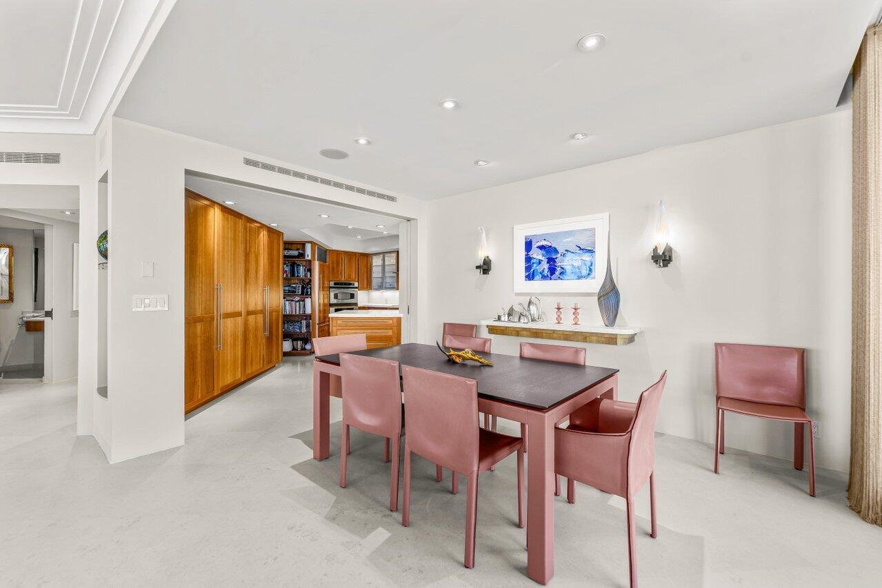 TWO THOUSAND COND AT SLOANS CURVE DECL FILED 12-21 - Residential