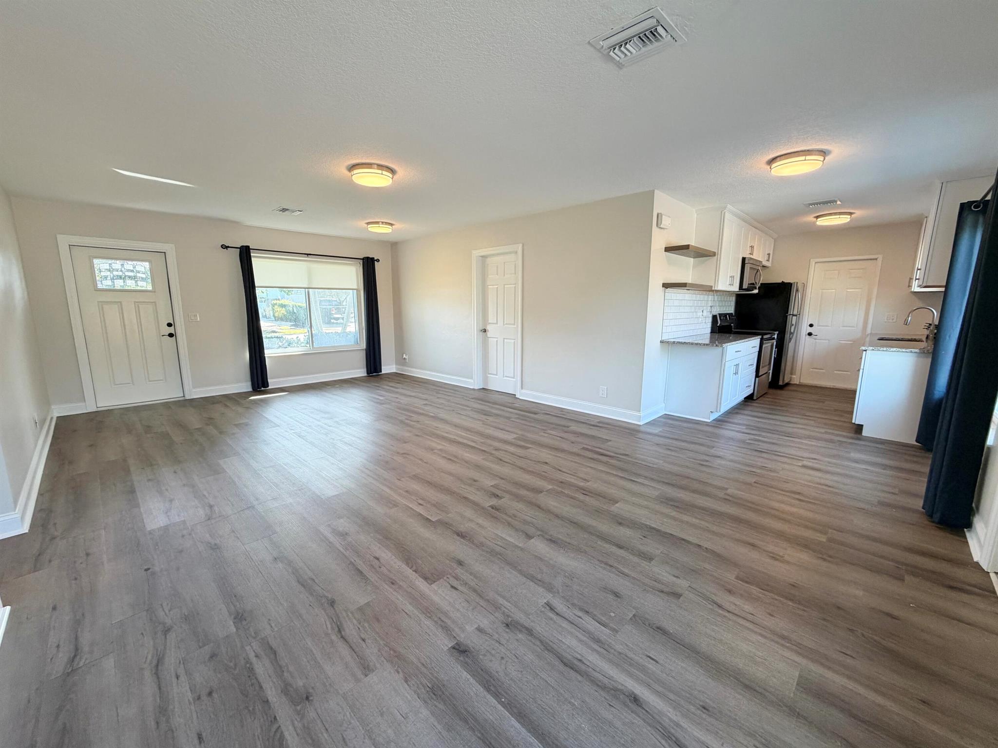 LAKE OSBORNE ESTATES 4 - Residential Lease