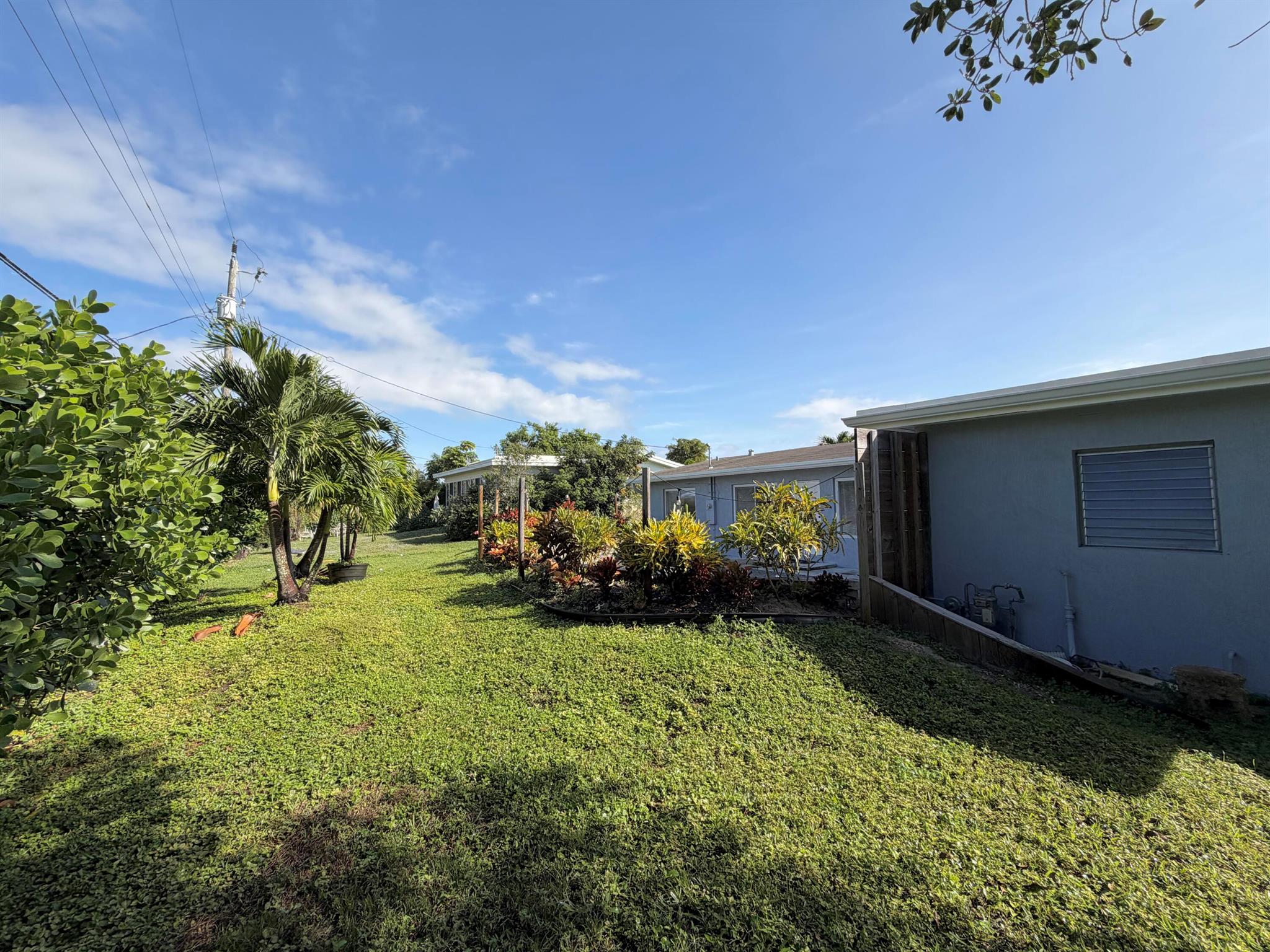 LAKE OSBORNE ESTATES 4 - Residential Lease