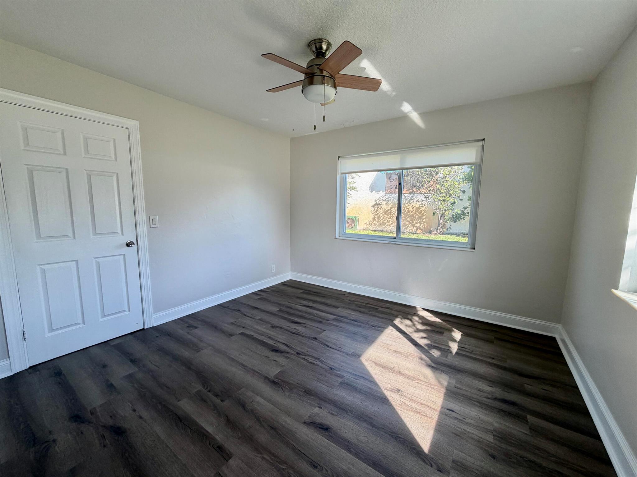 LAKE OSBORNE ESTATES 4 - Residential Lease