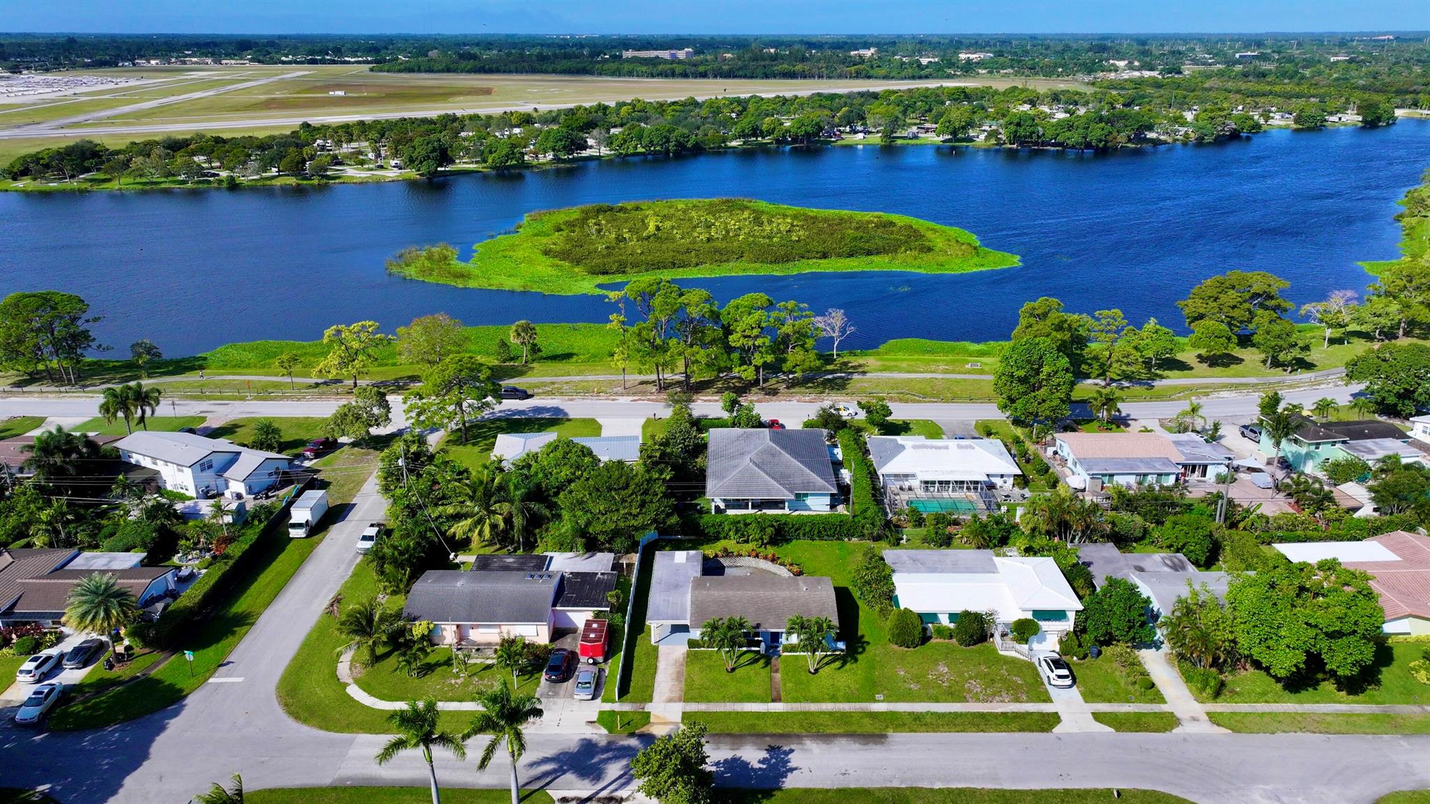 LAKE OSBORNE ESTATES 4 - Residential Lease