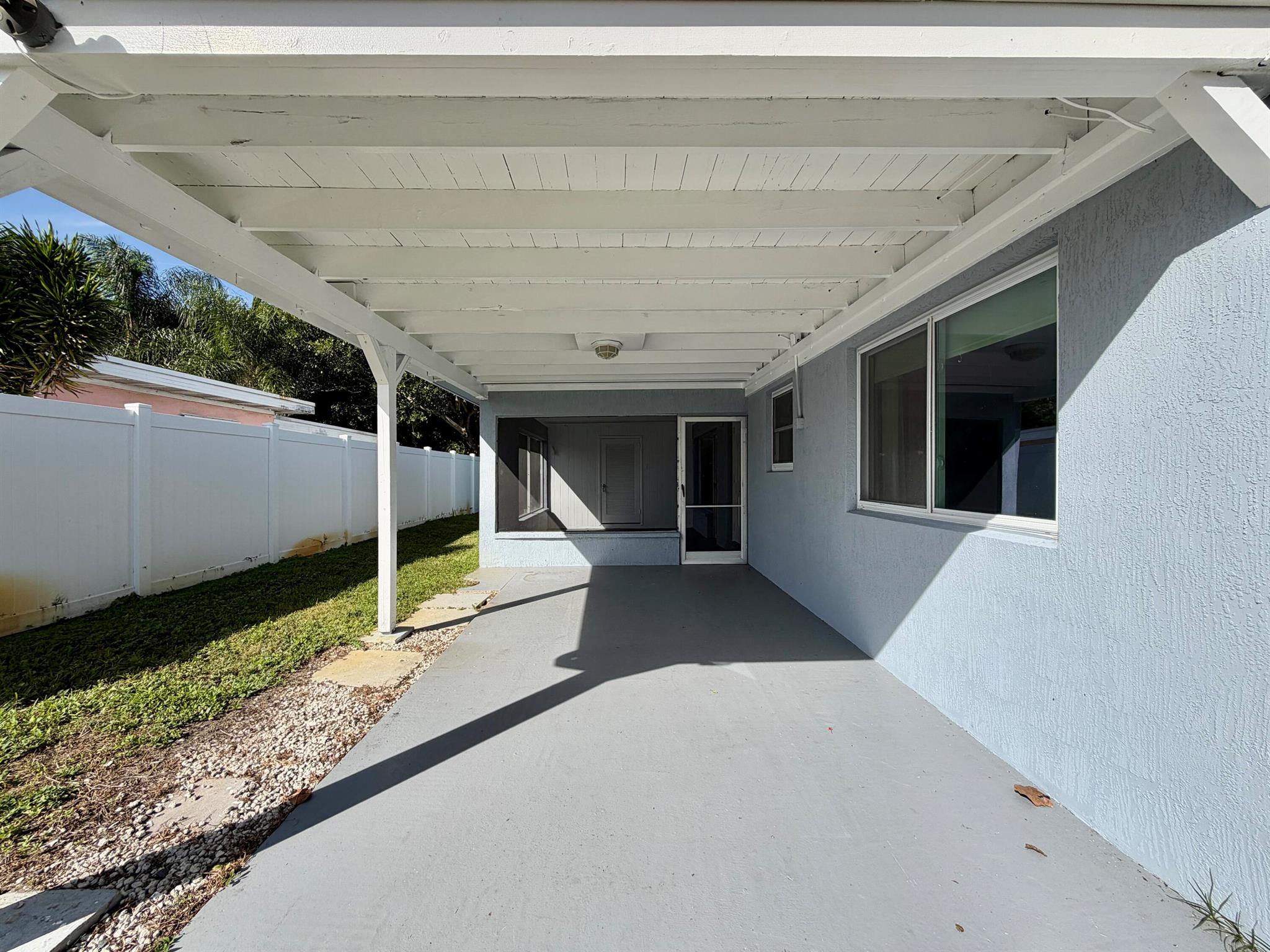 LAKE OSBORNE ESTATES 4 - Residential Lease