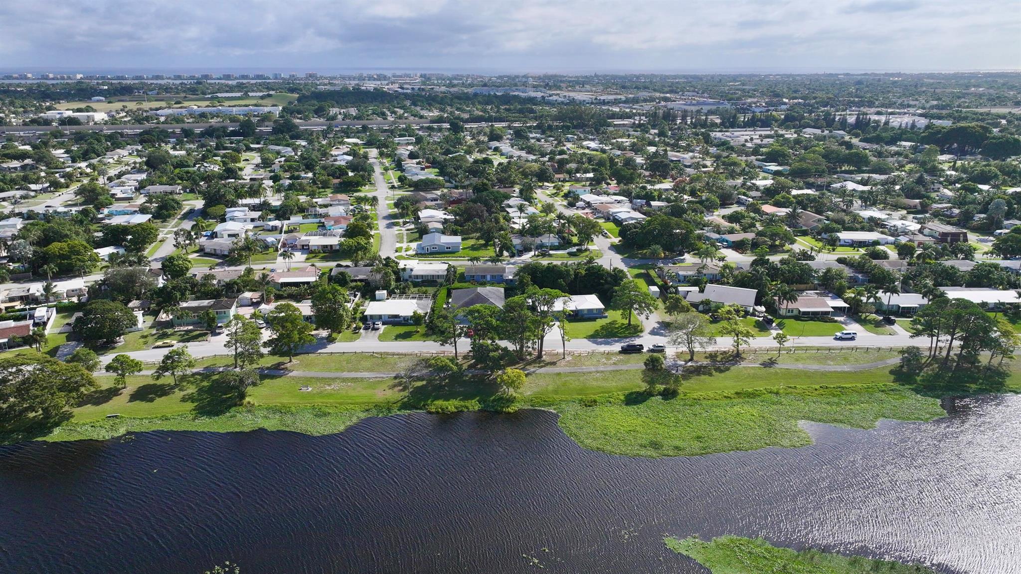 LAKE OSBORNE ESTATES 4 - Residential Lease