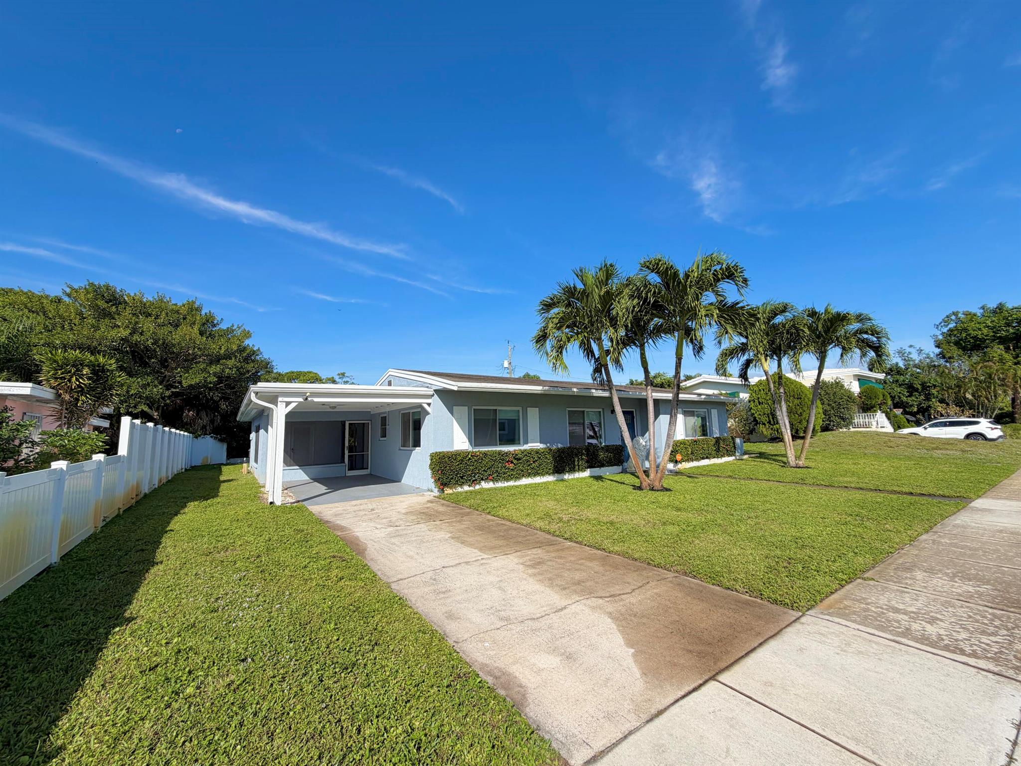 LAKE OSBORNE ESTATES 4 - Residential Lease