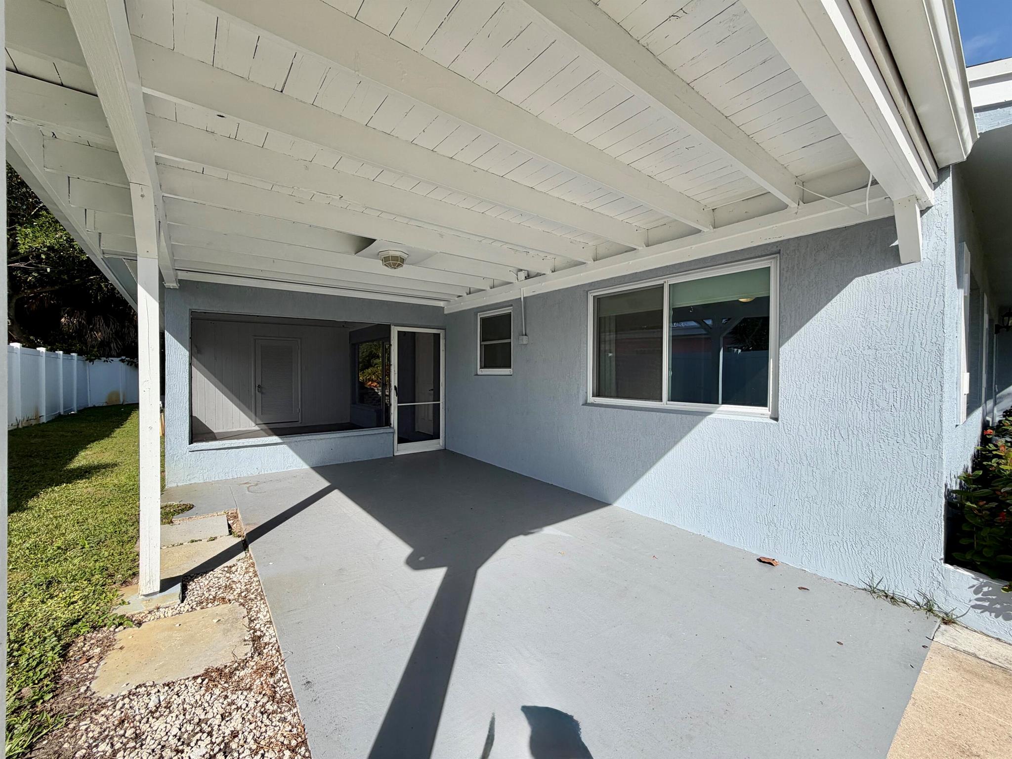 LAKE OSBORNE ESTATES 4 - Residential Lease