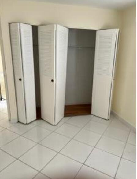 KINGS POINT SAXONY CONDOS - Residential