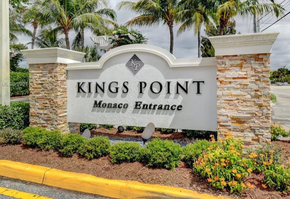 KINGS POINT SAXONY CONDOS - Residential