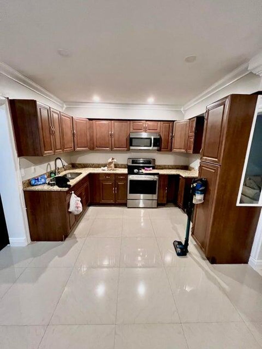 FOR RENT - 2 BED 2 BATH, UPDATED HOME WITH NEWER CENTRAL AC. UPDATED BATHROOM, AND KITCHEN. CENTRALLY LOCATED NEAR PEANUT ISLAND, BEACHES, RESTAURANTS AND I-95. AVAILABLE DECEMBER 1ST. $2000, WATER INCLUDED