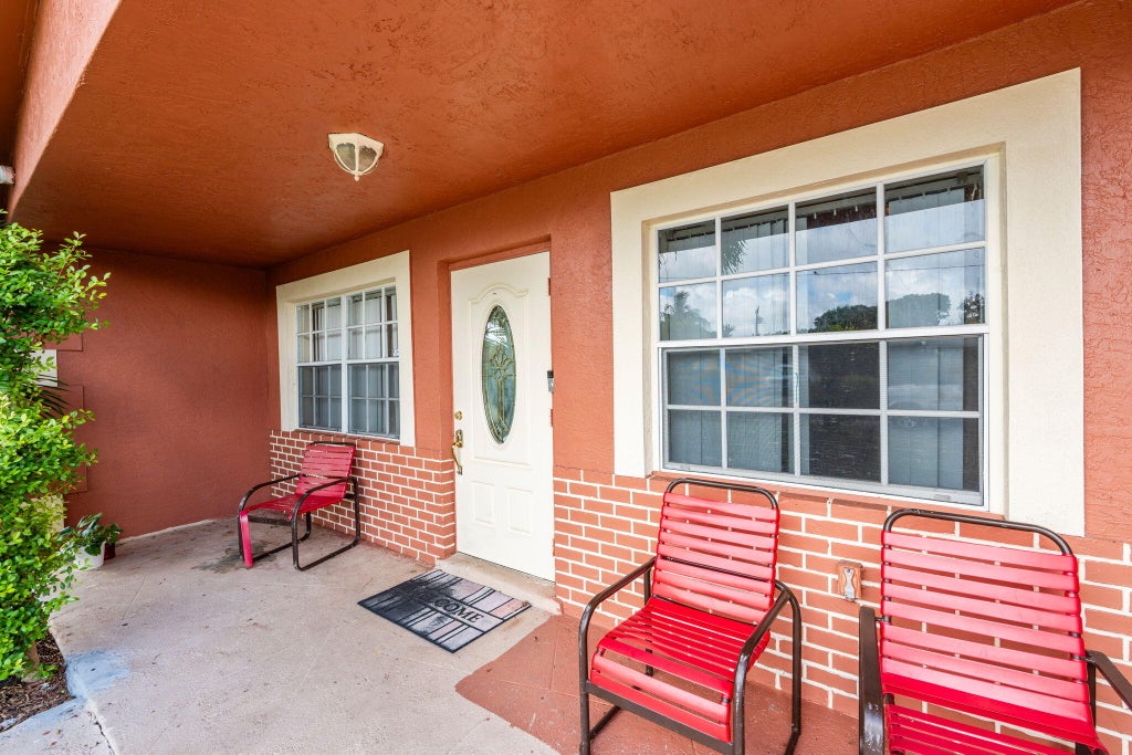 Photo of 524 NW 9th Avenue, Boynton Beach, FL 33435 (MLS # B26079759)