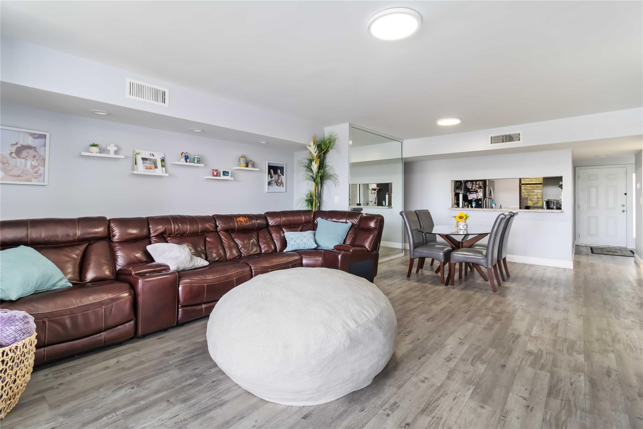 2767 Carambola Cir 203