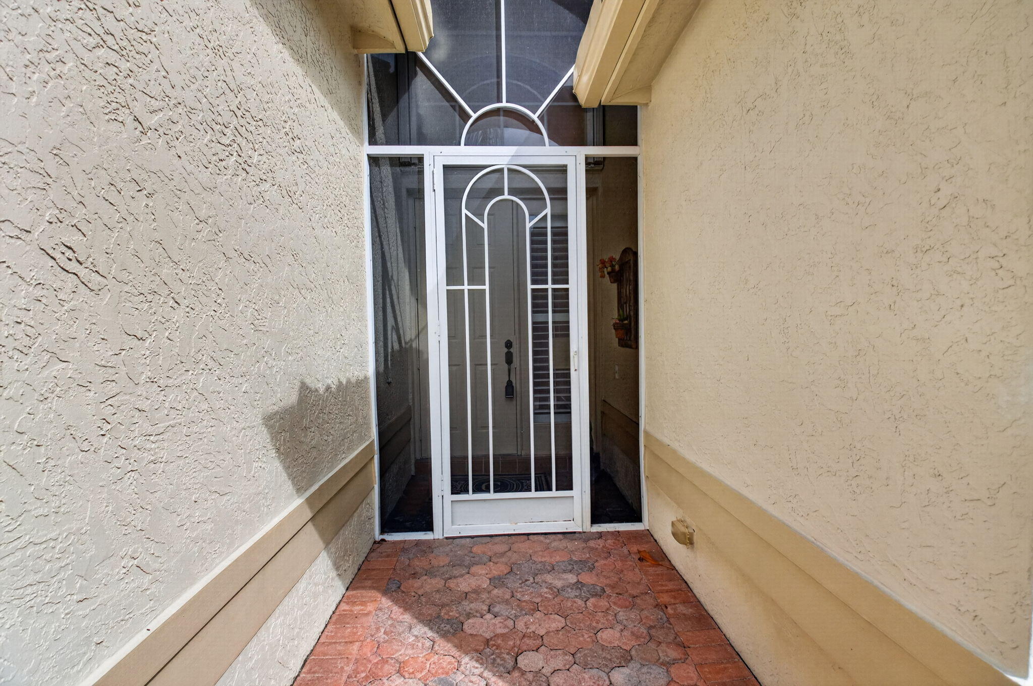 6931 Belmont Shore Drive
