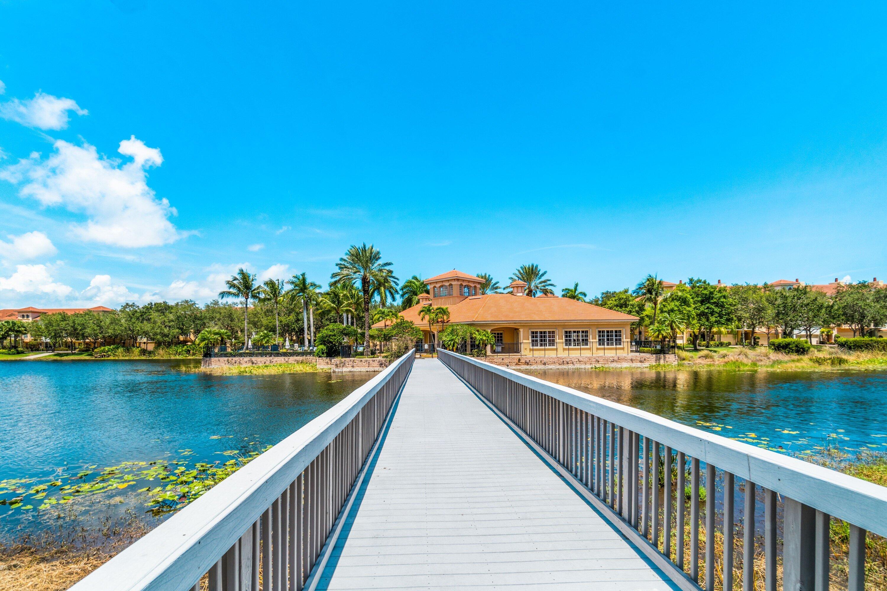 HARBOUR OAKS - Residential