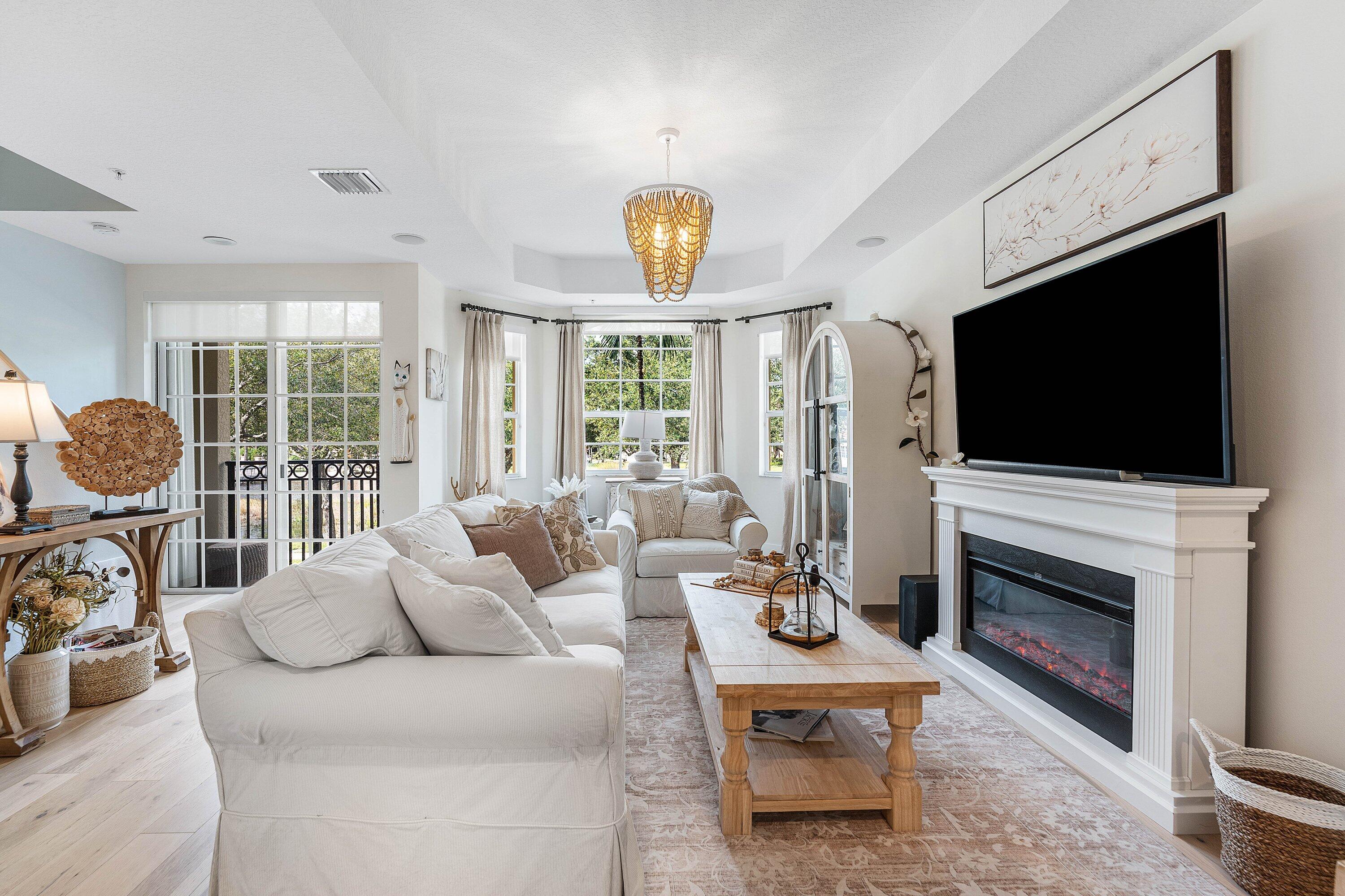 HARBOUR OAKS - Residential