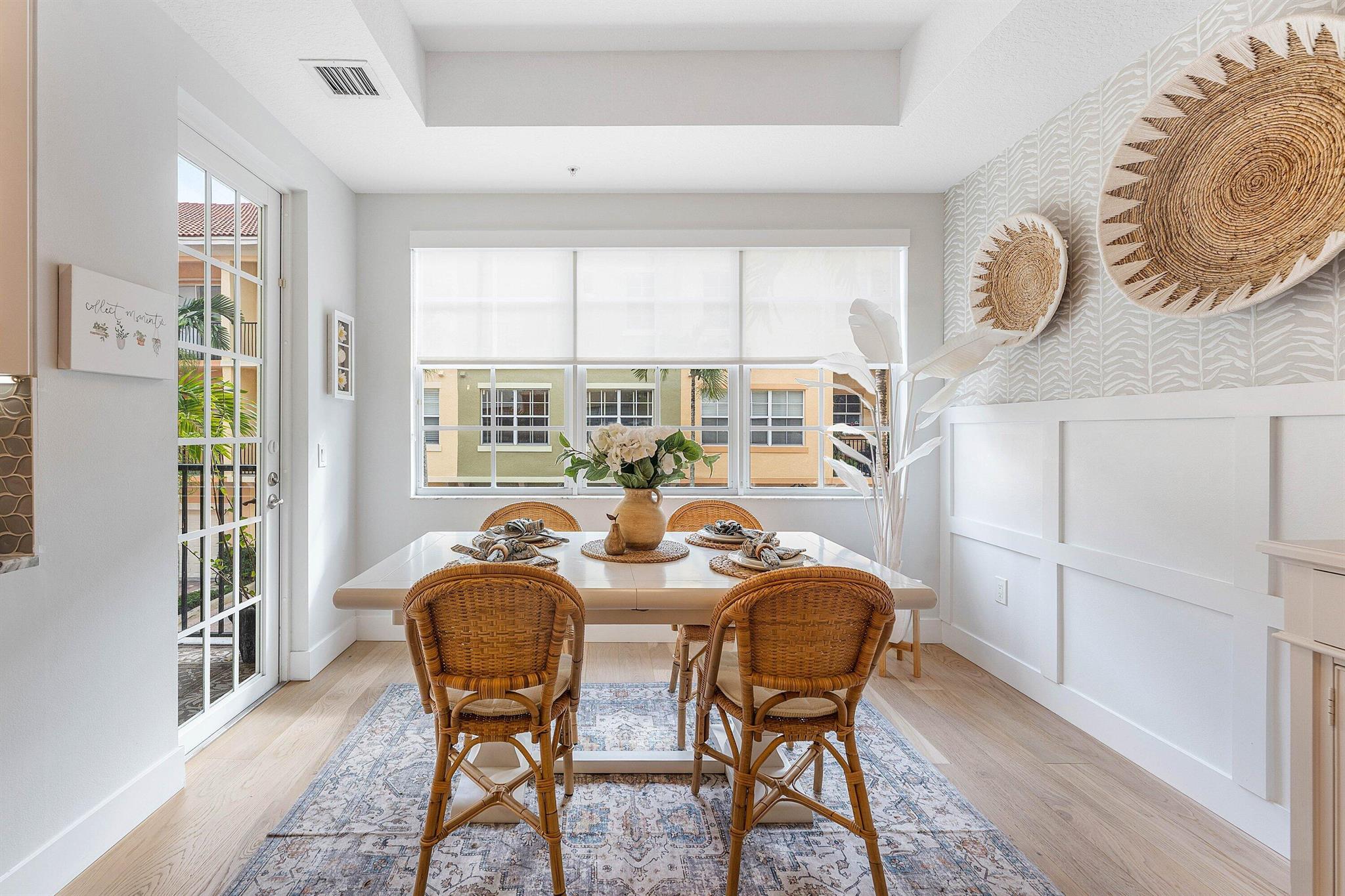 HARBOUR OAKS - Residential