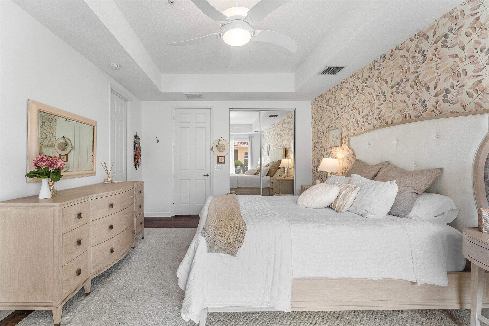 HARBOUR OAKS - Residential