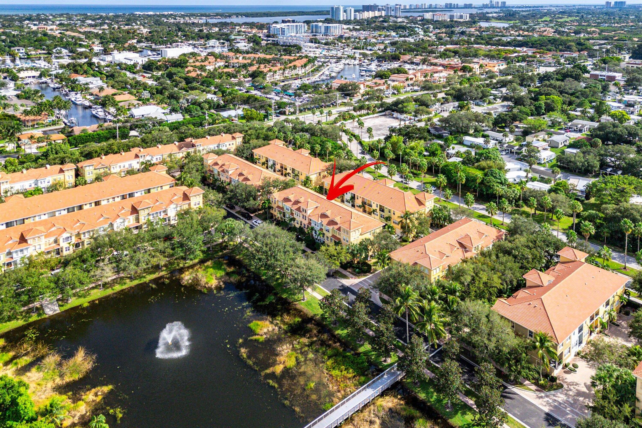 HARBOUR OAKS - Residential