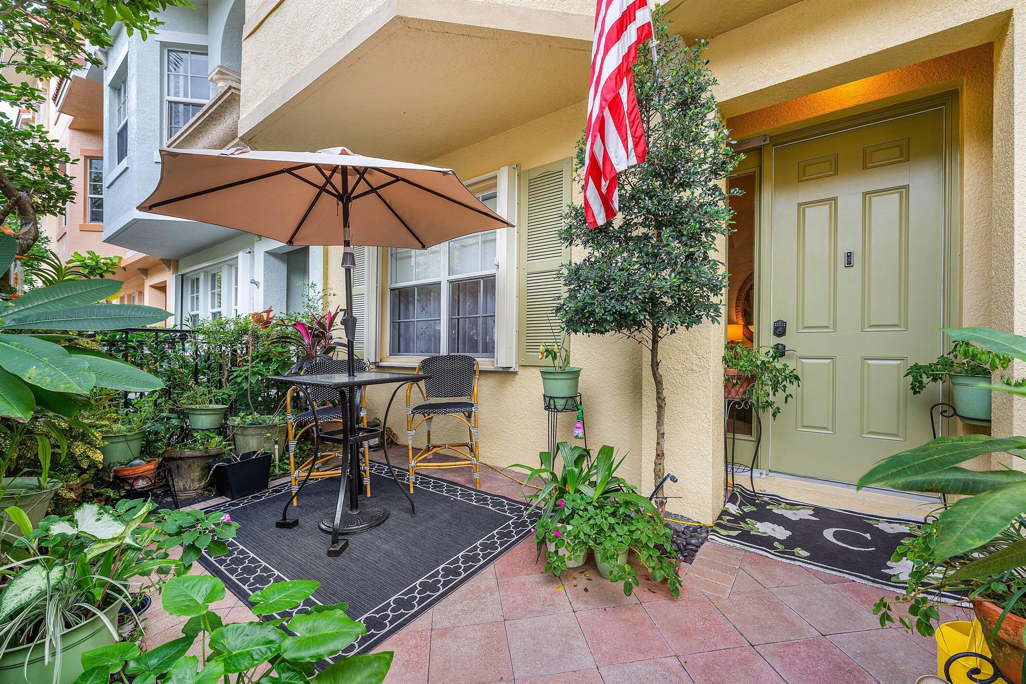 HARBOUR OAKS - Residential